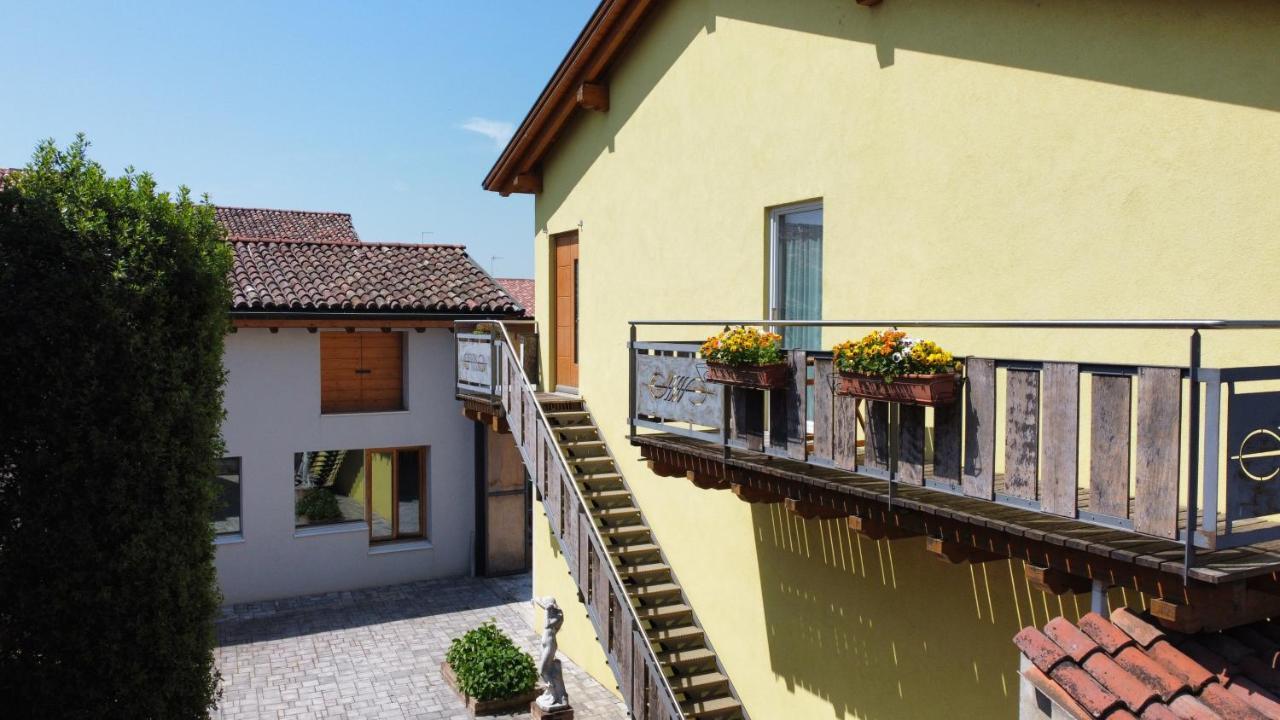 Appartamento Incantevole Con Parcheggio Privato Casteldidone Luaran gambar